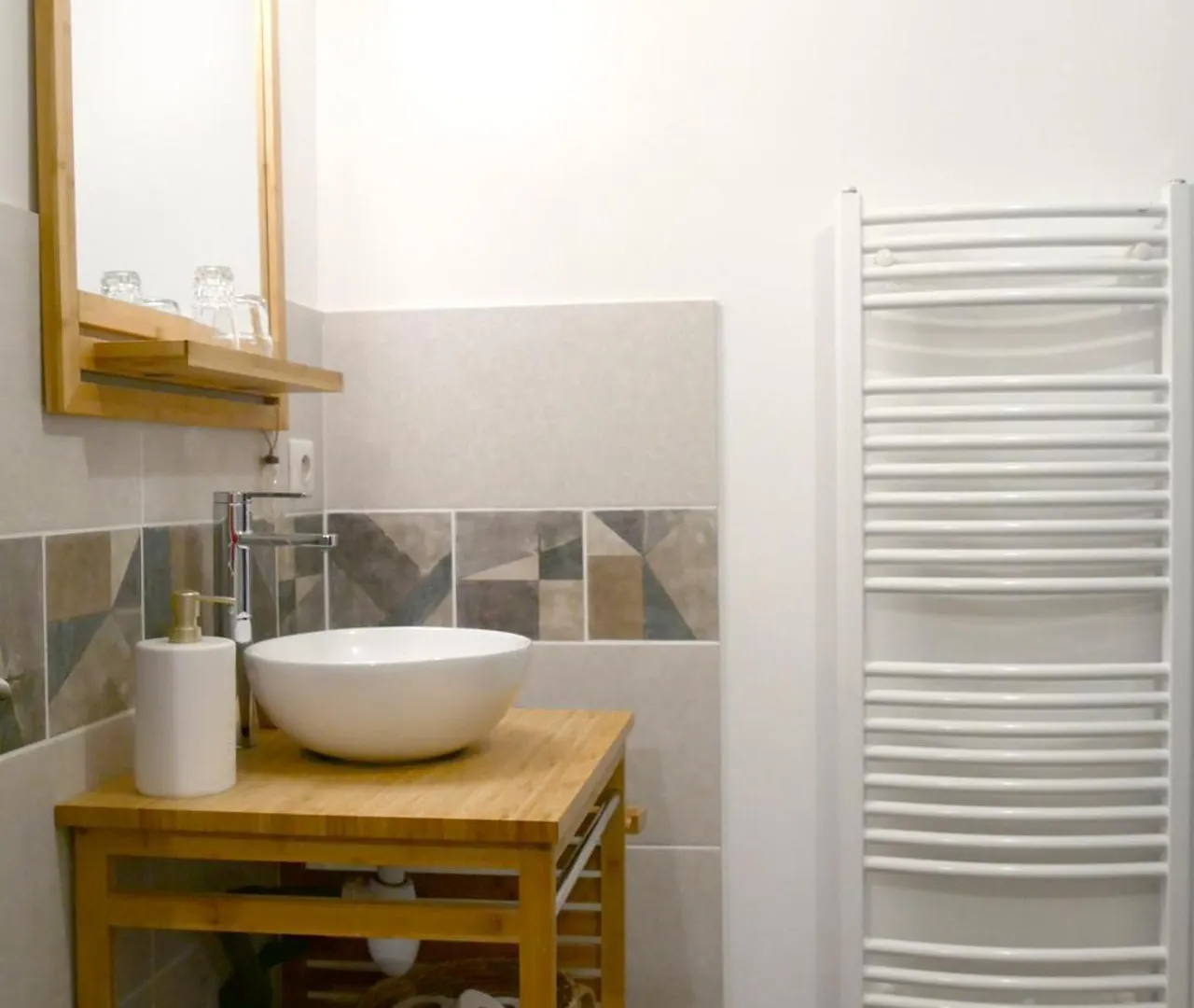 Homestay Charmante Suite Independante En Maison De Village Loriol-sur-Drome